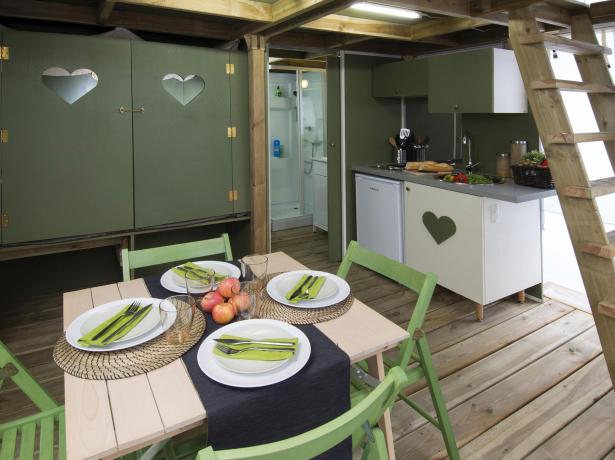 campinglepianacce en romantic-weekend-in-a-mobile-home-with-jacuzzi 017
